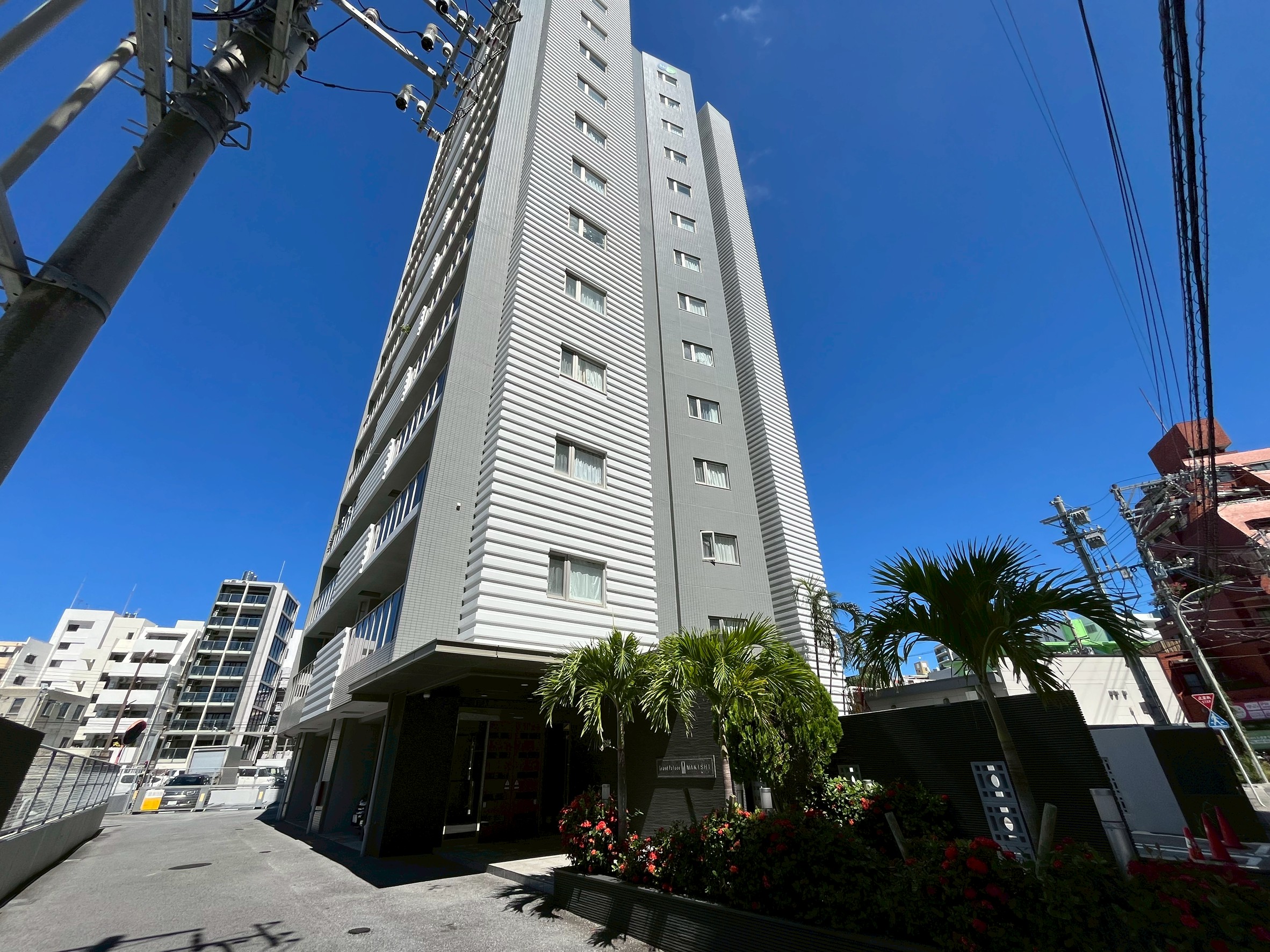 大皇宫牧志中心广场1002号